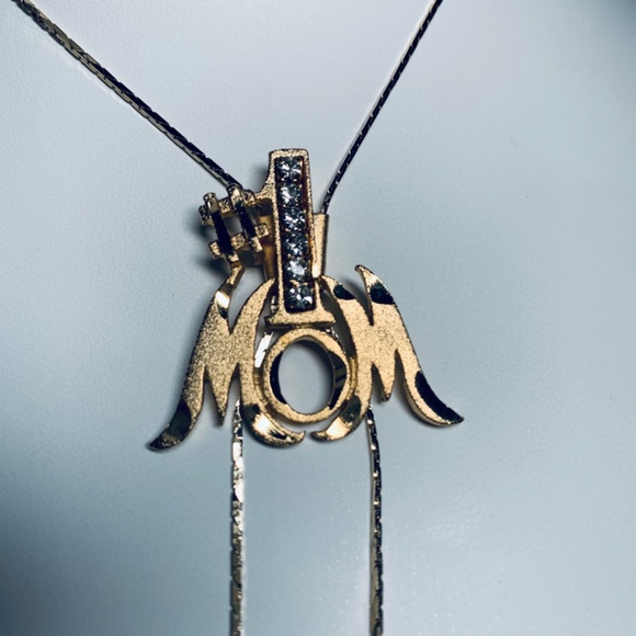 #1 Mom!  Sliding Lariat Brushed Gold and Crystal Pendant Necklace.  32” chain. - Picture 4 of 13